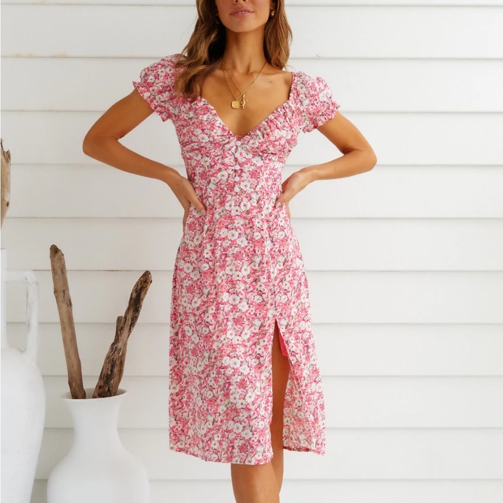 NWT Short sleeved floral dress from HELLO MOLLY